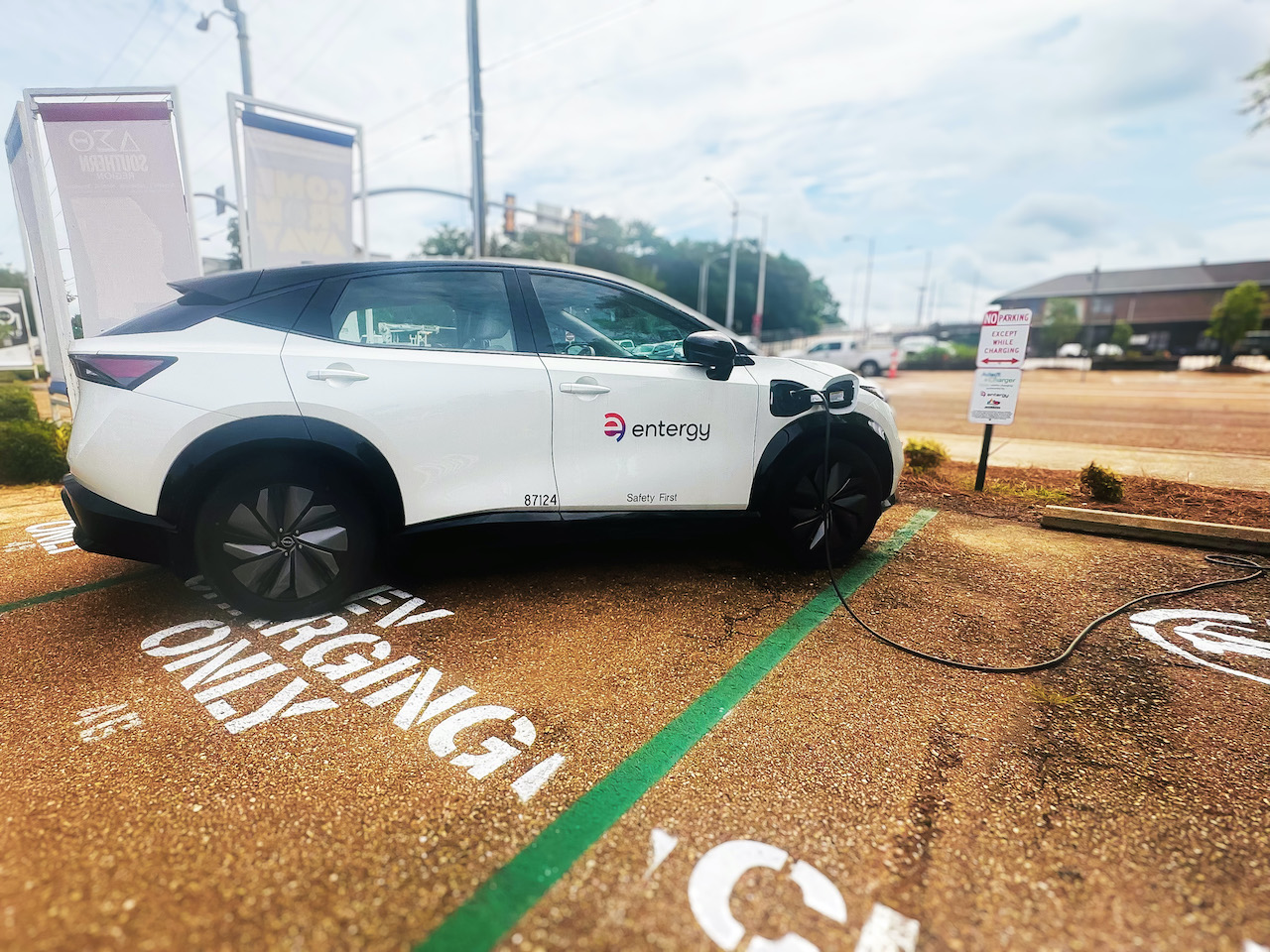 Electric car charging in Jackson, Mississippi