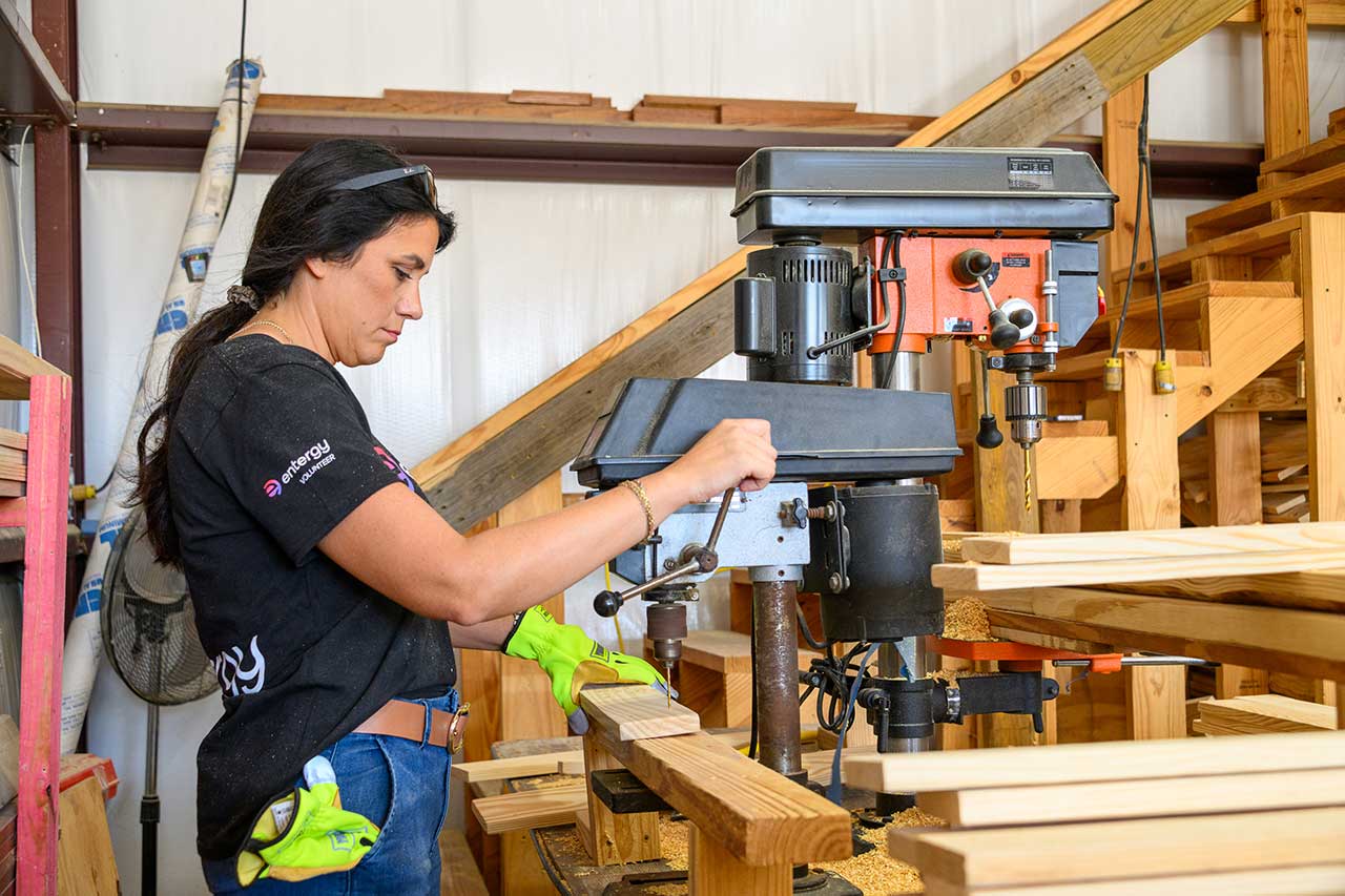 VolunteerEventLC_Entergy2025LJanies_4337