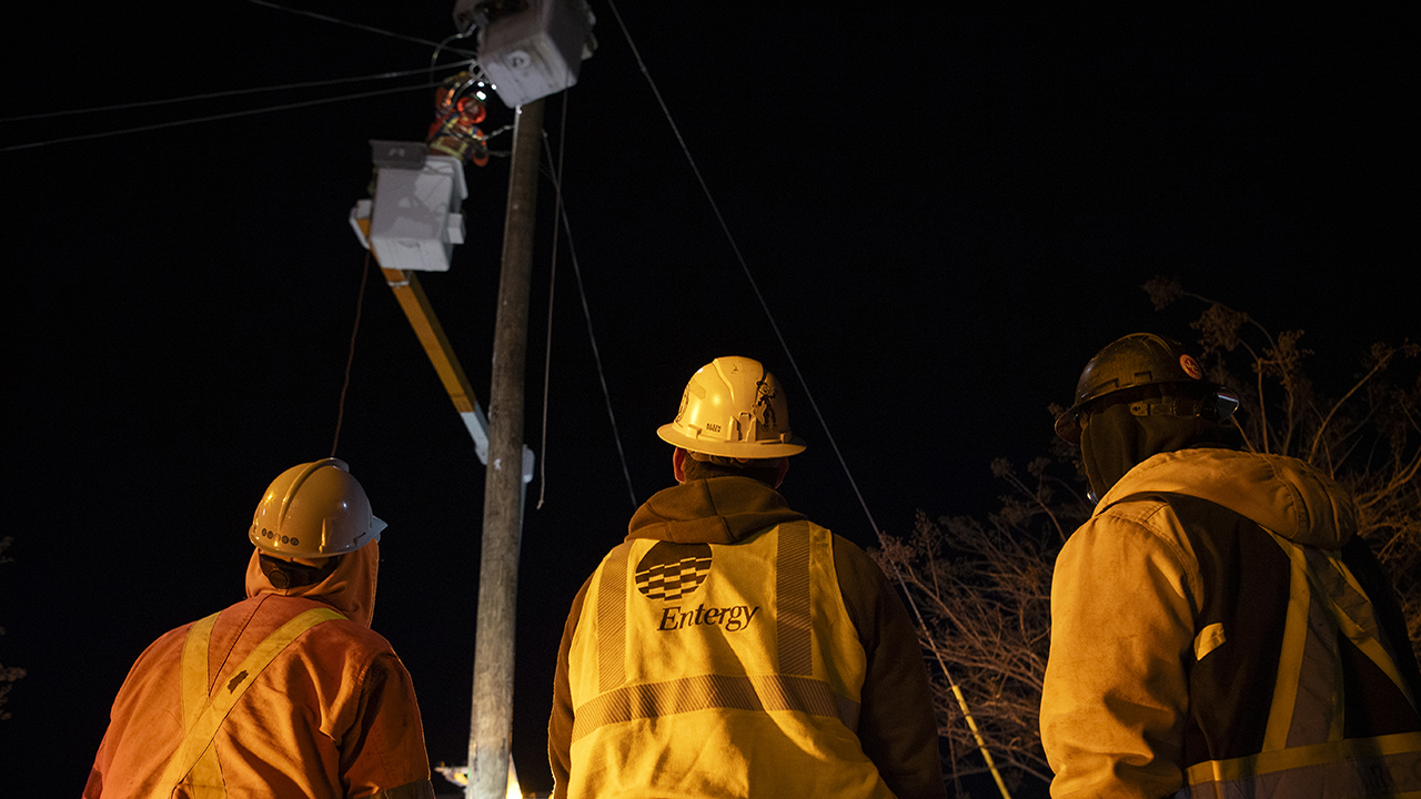 Ice storm restoration at night in Cleveland, MS on 1.31.26