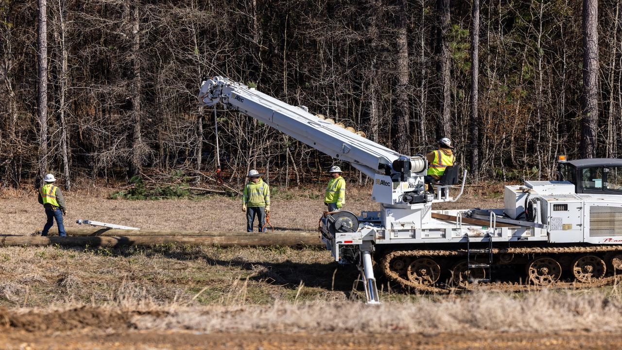 Fairway Electric crews working on Hwy 51 N & S north of Grenada, MS.