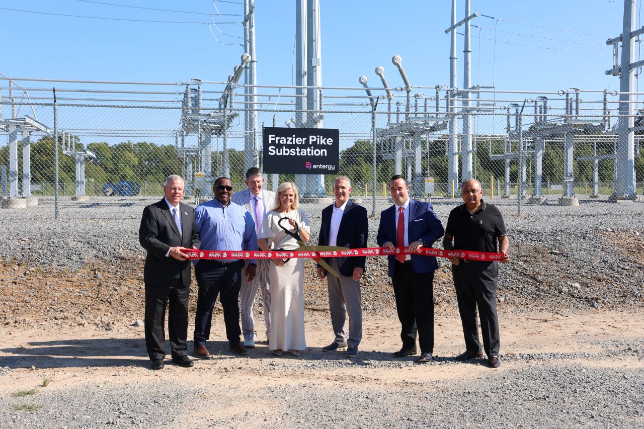 Frazier Pike Ribbon Cutting Group Shot