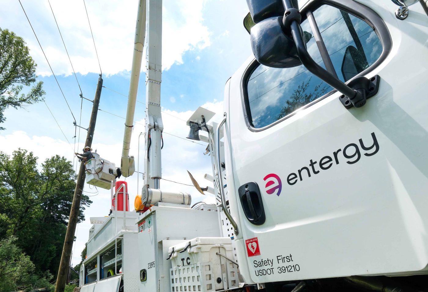 bucket-truck-storm-update