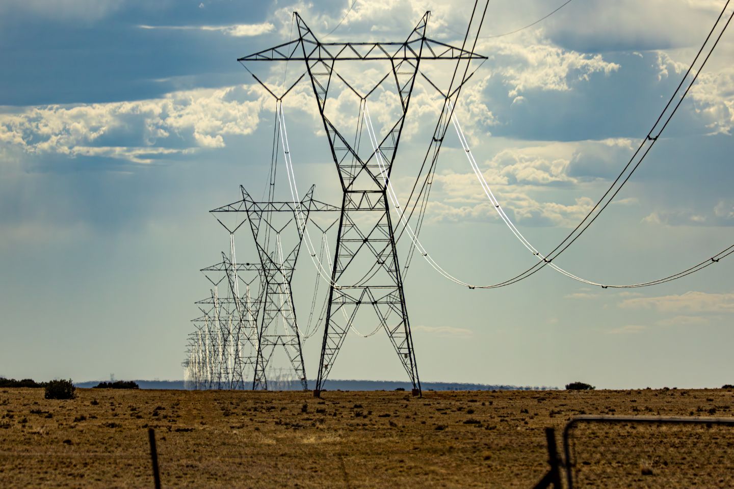 transmission-lines-field